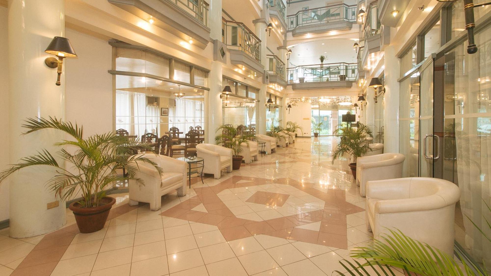 Royal Am Rei Hotel Bacolod Exterior foto