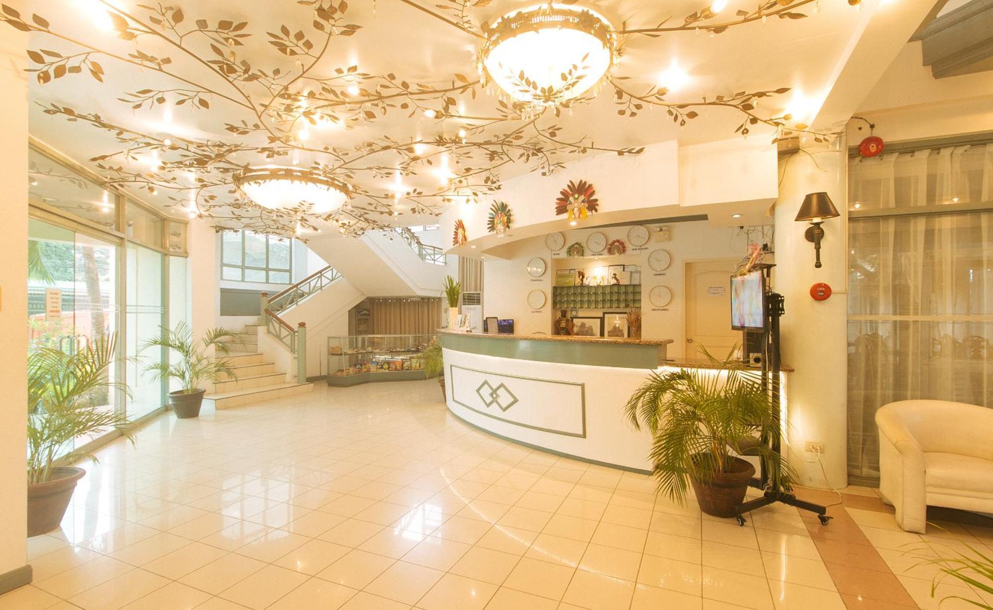 Royal Am Rei Hotel Bacolod Exterior foto